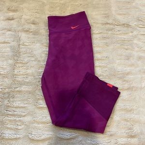 Women’s Nike Capri length athletic tights